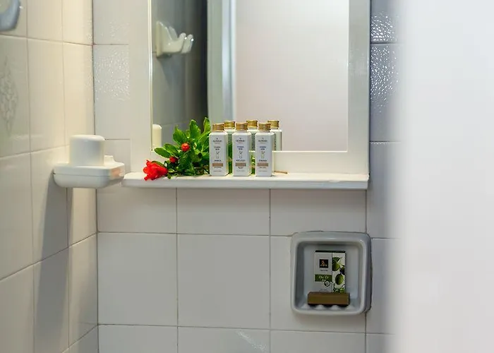 Amaryllis Perissa (Santorini)