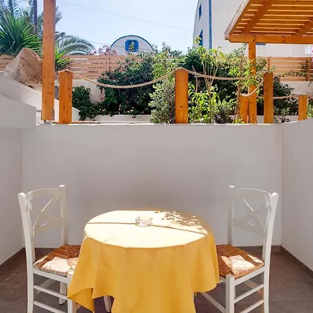 Amaryllis Perissa (Santorini)
