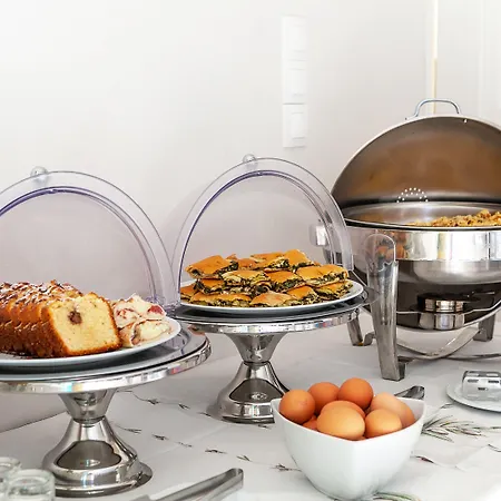 Amaryllis Perissa (Santorini)