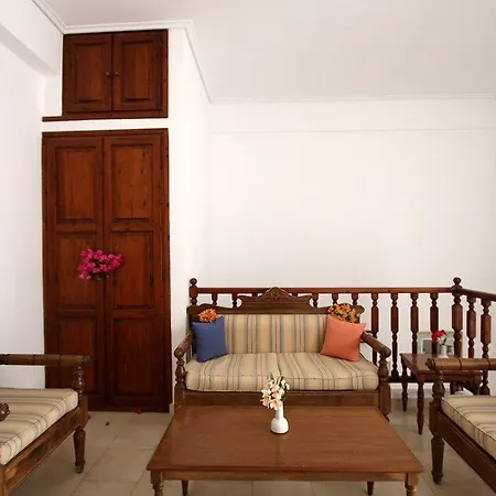 Amaryllis Hotel Períssa