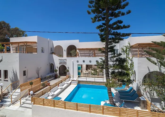 Amaryllis 3* Perissa (Santorini)