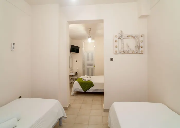 Amaryllis 3* Perissa (Santorini)