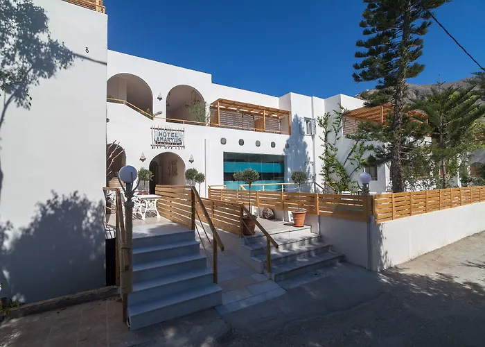 Amaryllis 3* Perissa (Santorini)