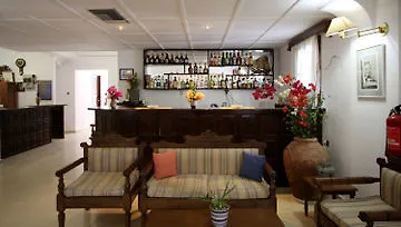 Amaryllis Hotel Perissa (Santorini)