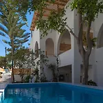 Amaryllis Hotel 3*